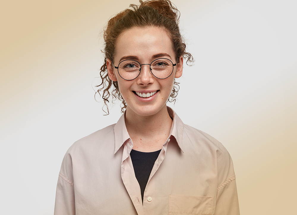 uśmiechnięta kobieta